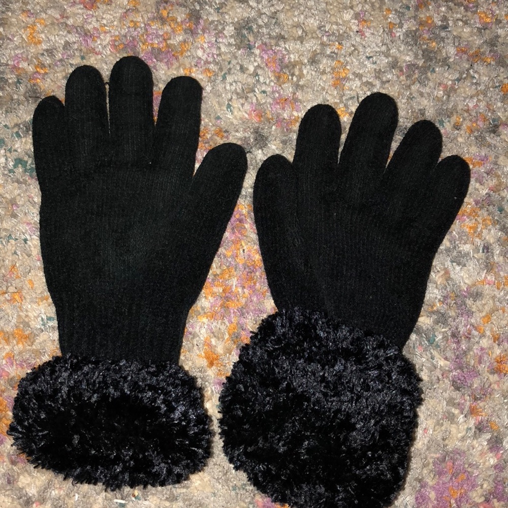 Super soft black gloves